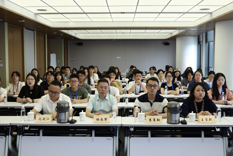 축구 토토 University School of Economics and International Union Business School 전국 뛰어난 대학생 여름 캠프에서 축구 토토 Oriental Liu Anjiang (왼쪽에서 첫 번째) Yang Yongjun (왼쪽에서 두 번째) .jpg.